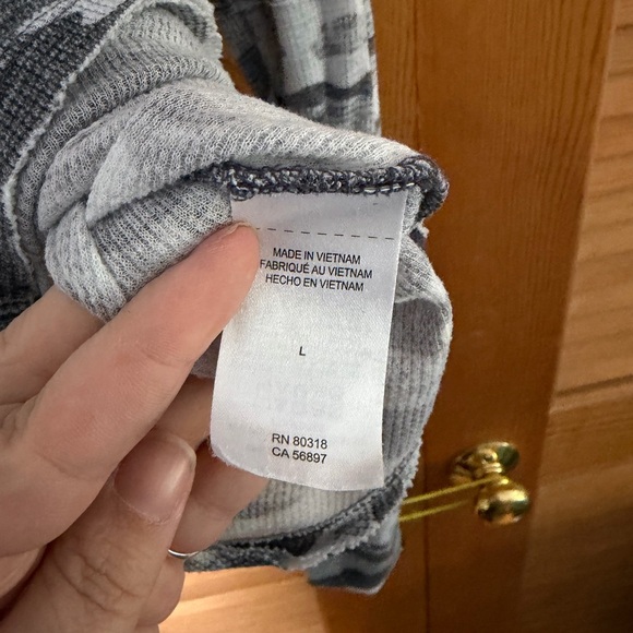 LUCKY BRAND Camo Waffle Knit Long Sleeve Shirt in grey Size L - Picture 3 of 6